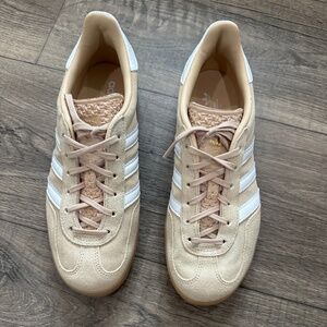 Adidas Gazelle 8.5 womens